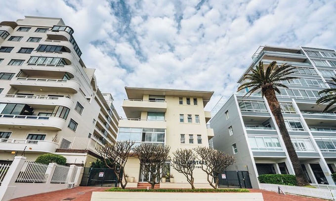 Fresnaye Apartment | Blue waters beachside studio 50m from the sea