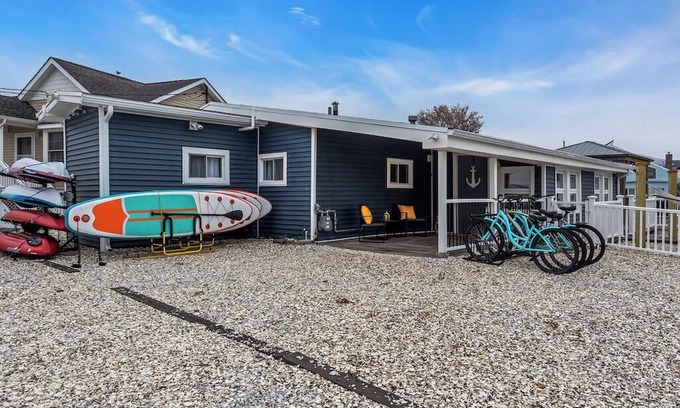 Beach Haven West House | Stunning 3-bedroom Lagoon-Front Oasis- Serenity Awaits!