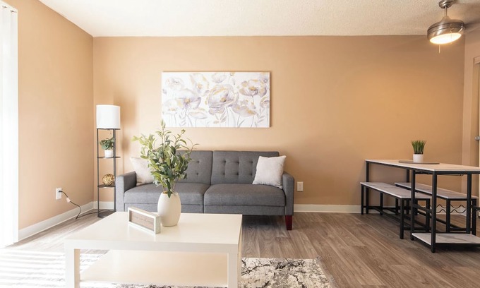Mesa Apartment | Cozy Spot: Near Hospitals/Airport - Workspace