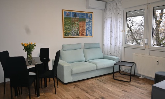 Novi Zagreb Apartment | Apartment Blue Doors