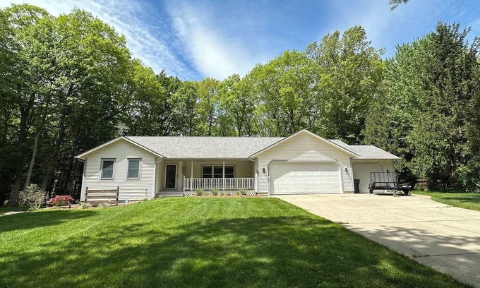 Fruitport House | North Spring Lake