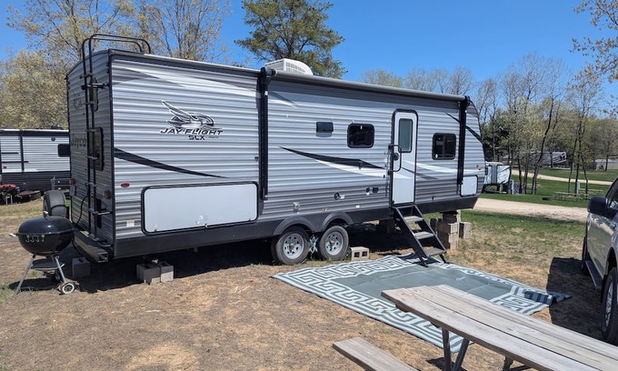 Oxford House | Quaint RV with AC in charming Oxford