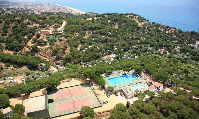 Calella House | Bungalow in Calella by Sea & Mountains