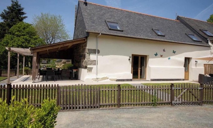 Bulat-Pestivien House | Bulat-Pestivien Retreat with 4 spacious Bedrooms