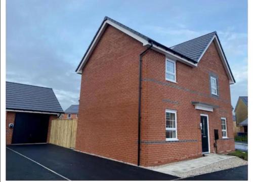 Leyland House | Luxurious Leyland Retreat with 5 Bedrooms