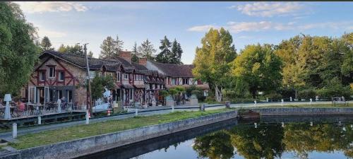 Nouan-le-Fuzelier Hotel | Le Moulin de Villiers