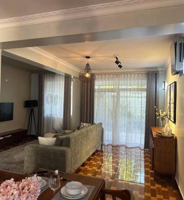 Oyster Bay Apartment | Executive Family Home