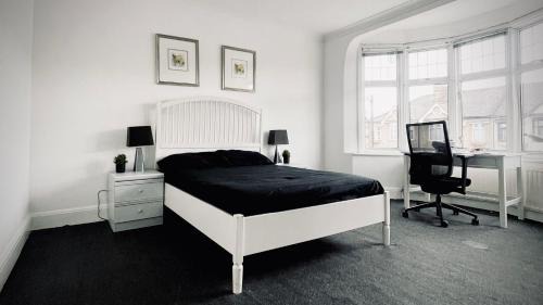 Mayfield House | COZY Private Ensuite Deluxe Double Room