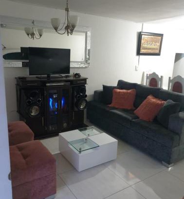 Cartago House | Casa