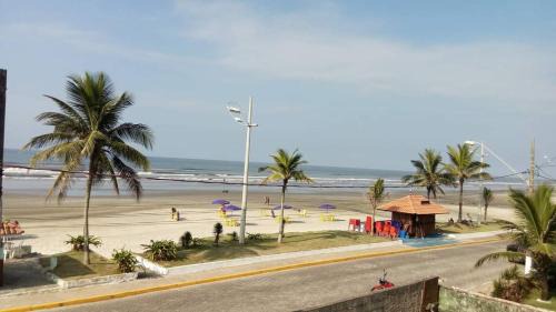 Mongagua House | Pousada pé na areia em Mongaguá