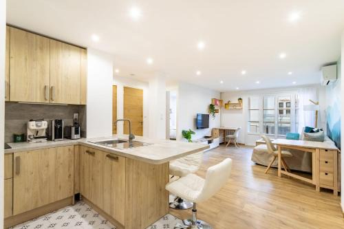 Toulon Apartment | Marvelous air-conditioned and renovated T3 with balcony and elevator