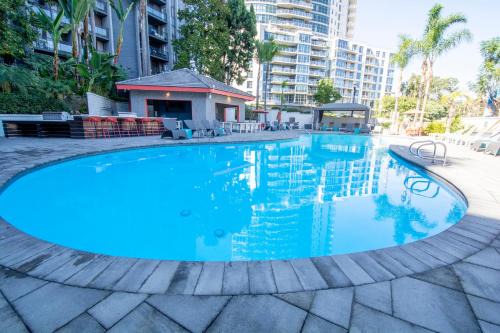 Civic Core Apartment | Heart of Downtown / Pool - Jacuzzi