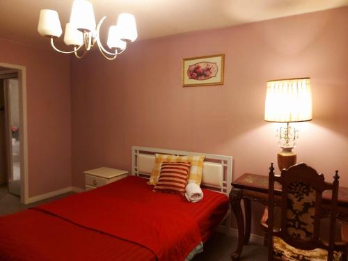 Erin Mills House | Beautiful & Spacious Bedroom Private Bathroom